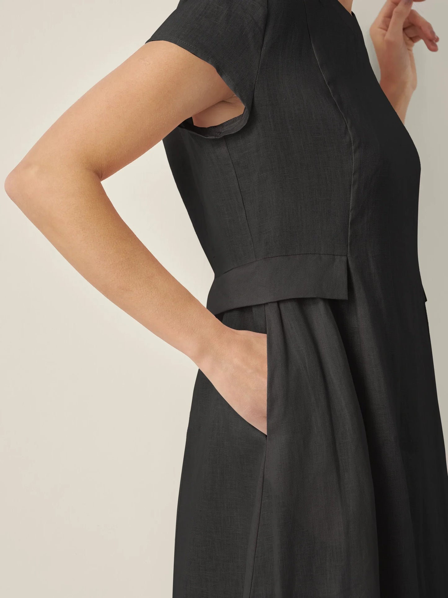 Cecily | Women’s Linen Summer V-Neck Fit-And-Flare Dress