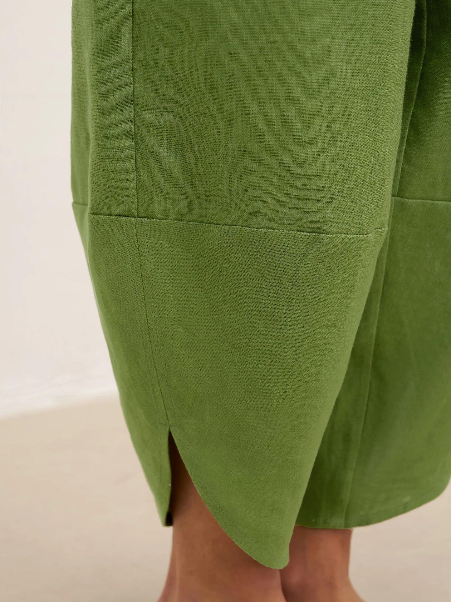Alana | Women’s Linen Petal-Hem Elastic Waist Trousers