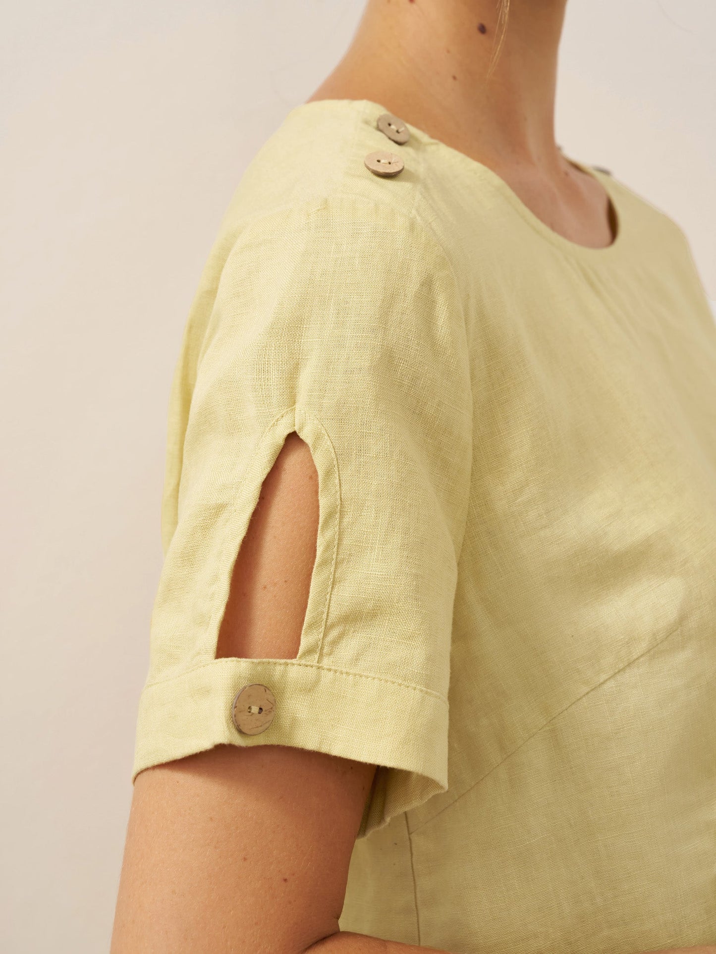 Bexley | Women’s Linen Eyelet Short Sleeve Pullover Top