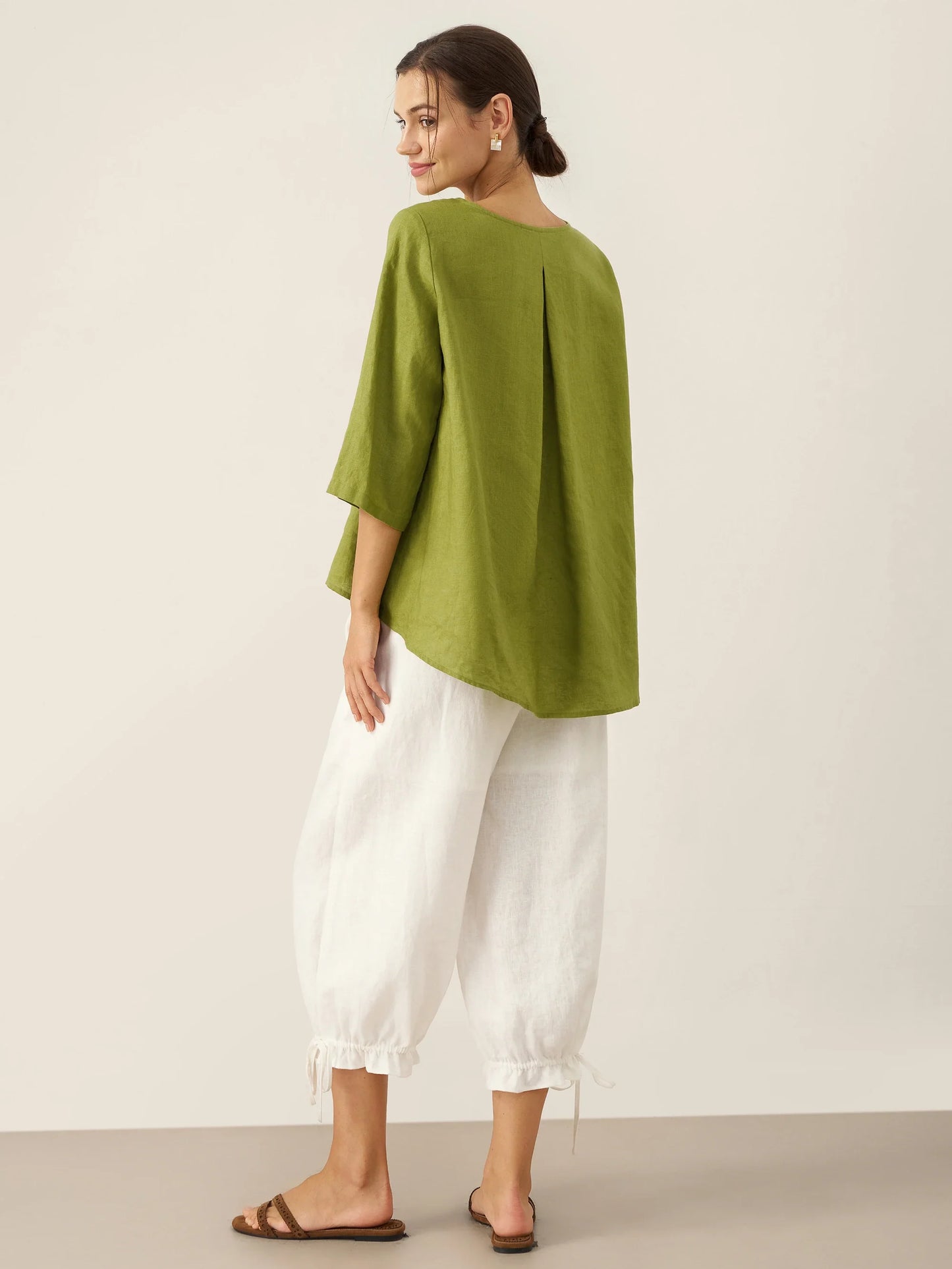 Moira | Women’s Linen Round Neck Asymmetrical Hem Blouse