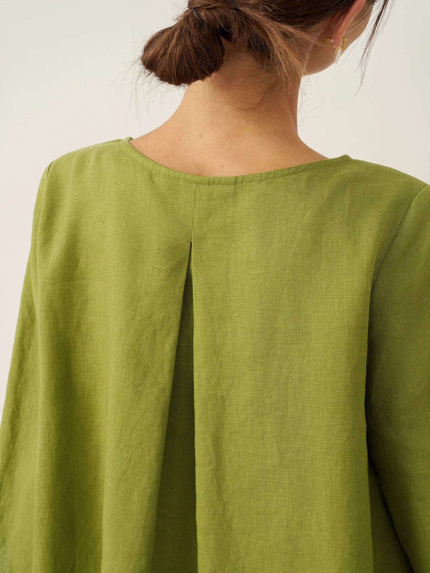 Moira | Women’s Linen Round Neck Asymmetrical Hem Blouse