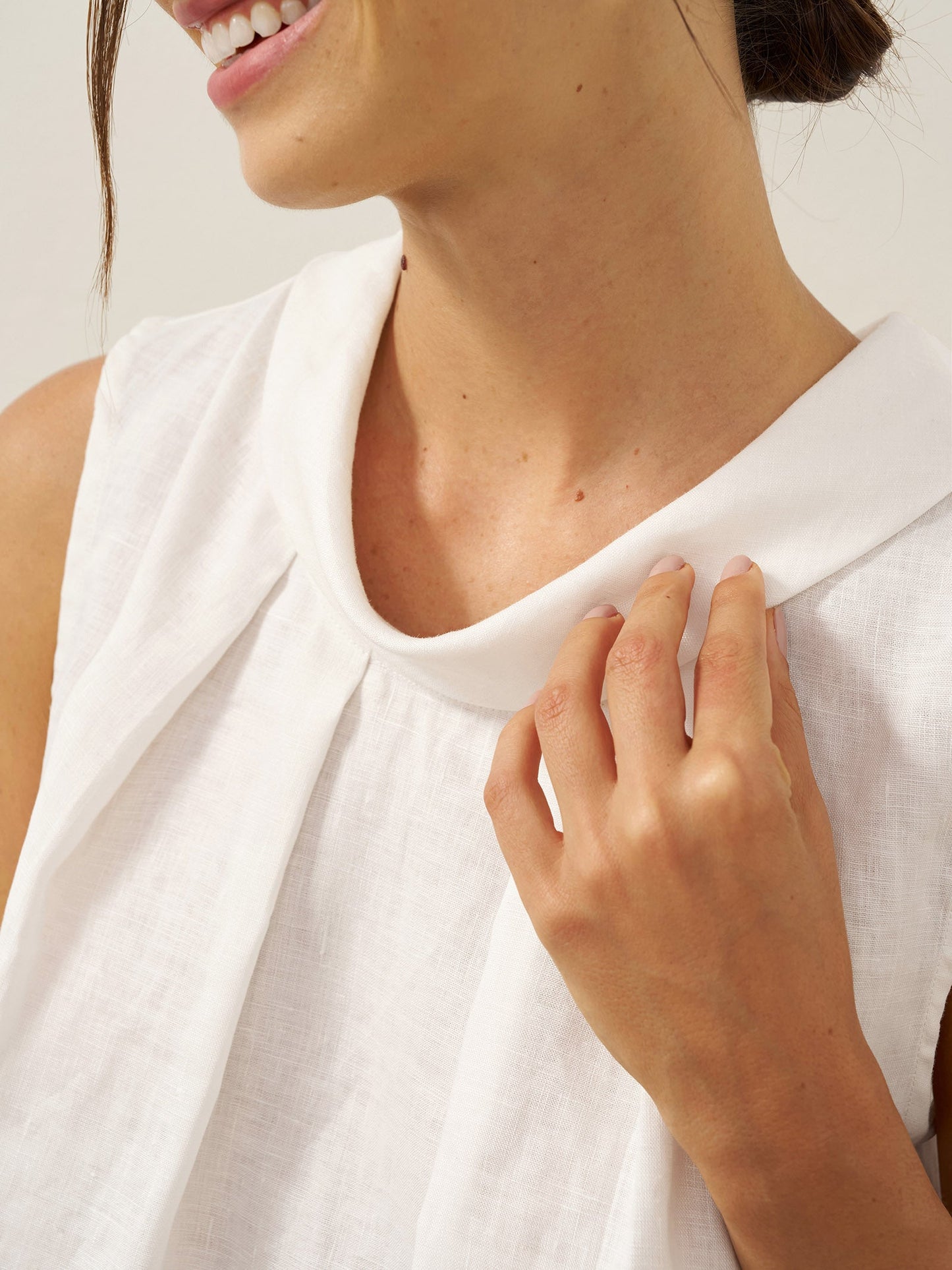 Parker | Women’s Linen Structured Collar Sleeveless Blouse