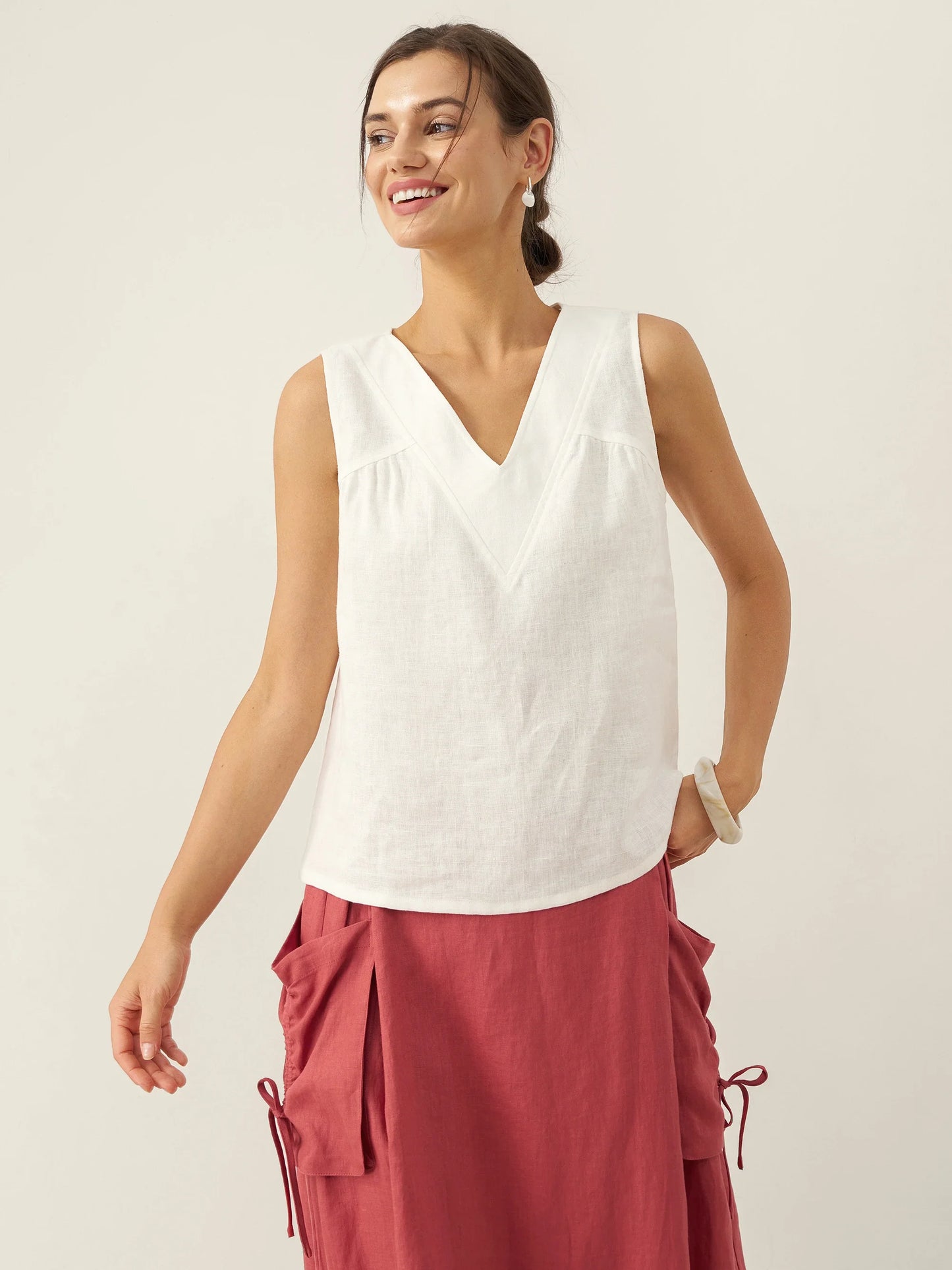 Bristol | Women’s Linen V-Neck Sleeveless Top
