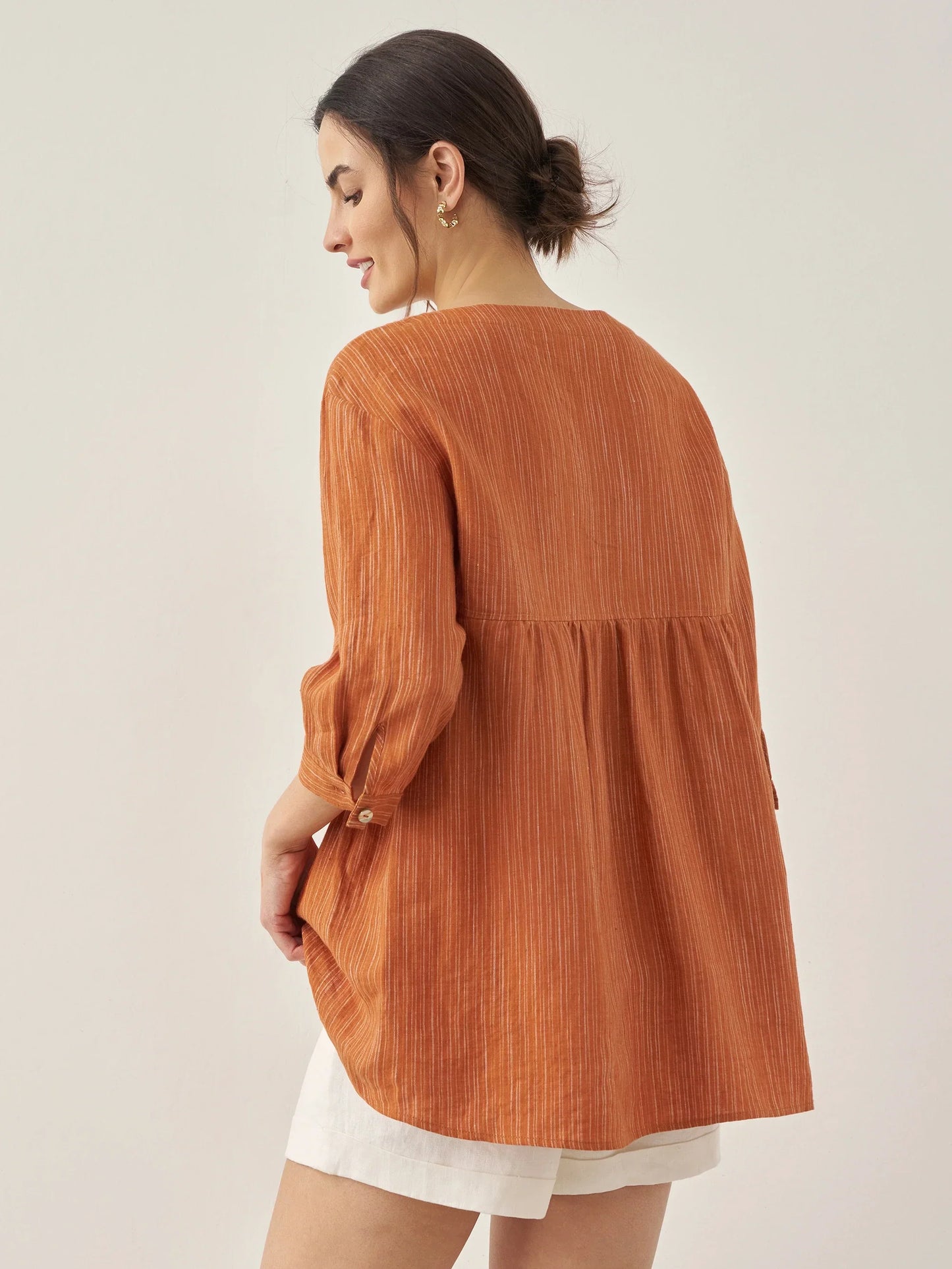 Avery | Women’s Linen Round Neck Artistic Stripe Shirt