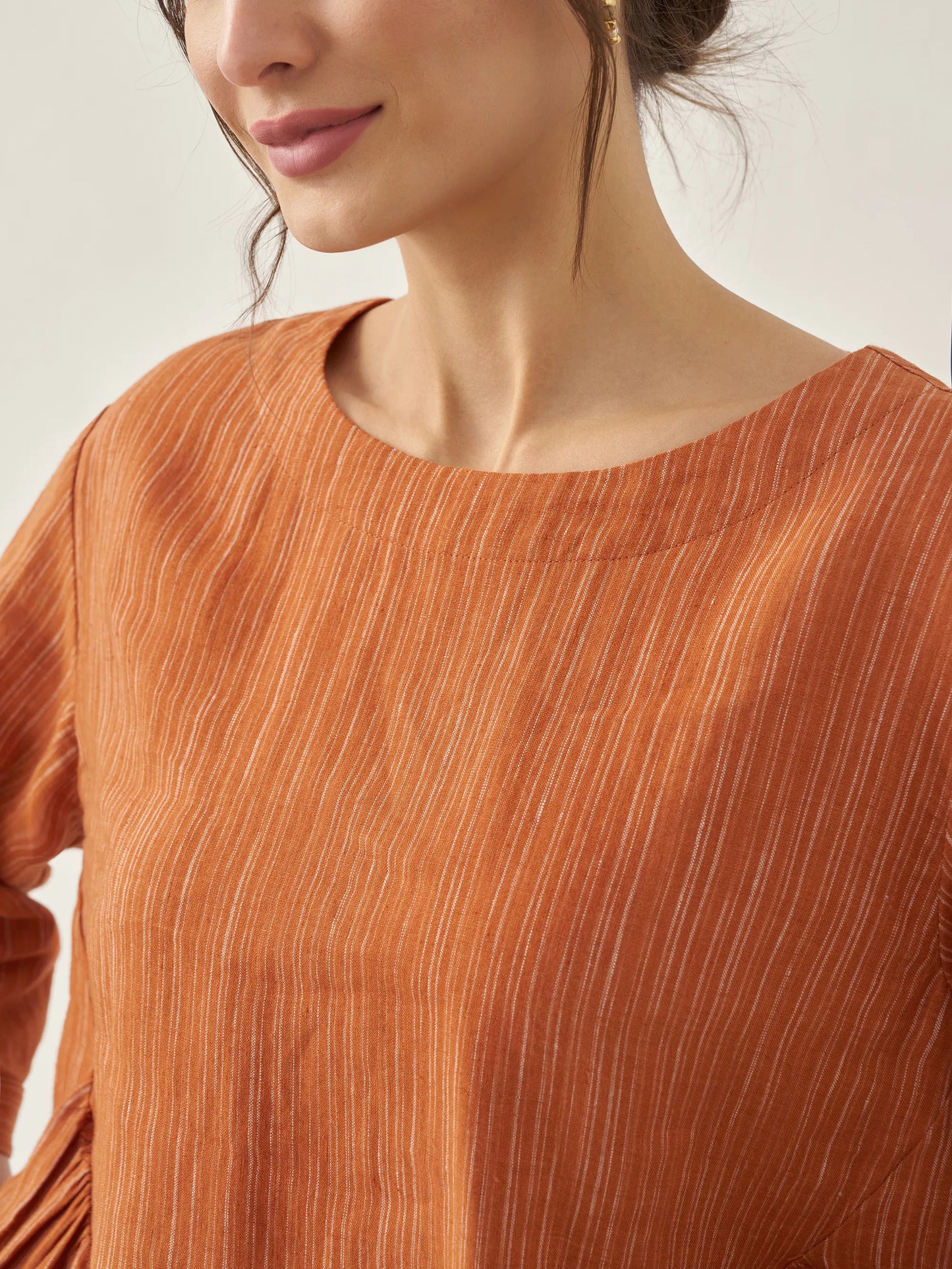 Avery | Women’s Linen Round Neck Artistic Stripe Shirt