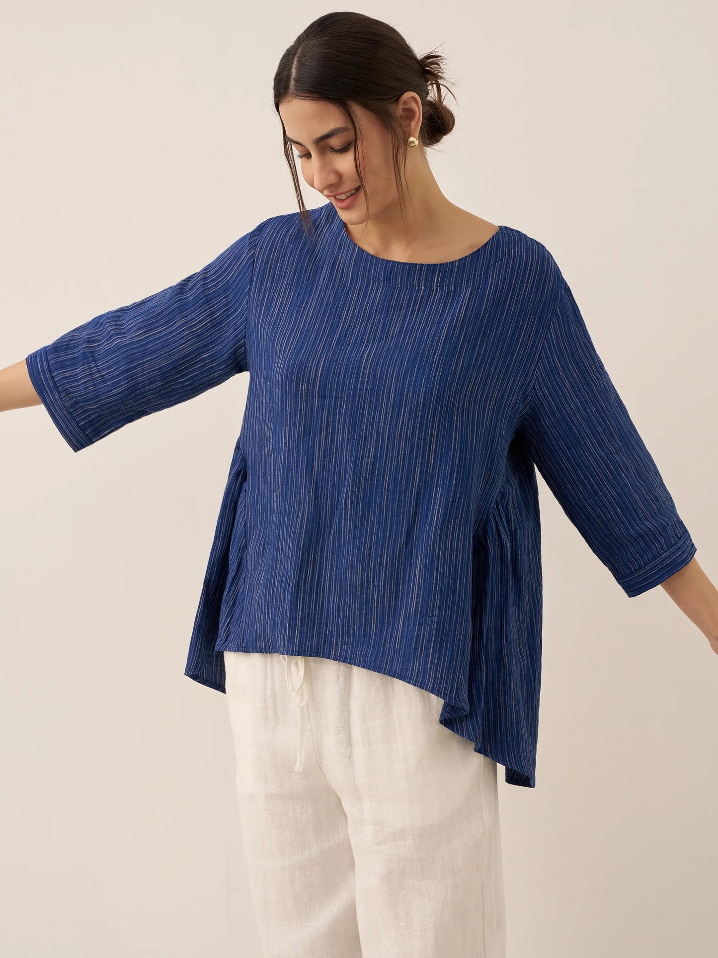 Avery | Women’s Linen Round Neck Artistic Stripe Shirt