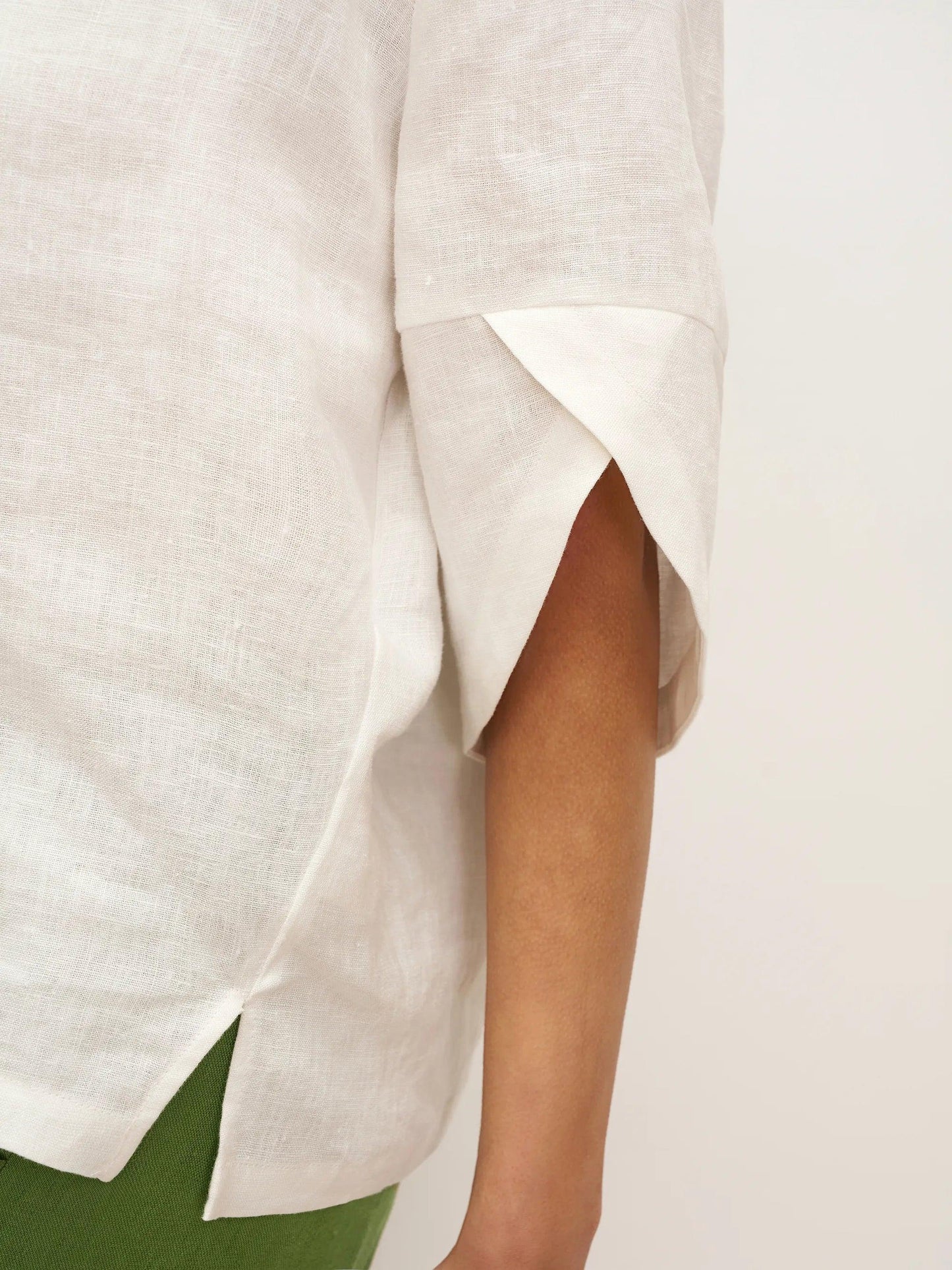 Marley | Women’s Linen Round Neck Petal Sleeve Blouse