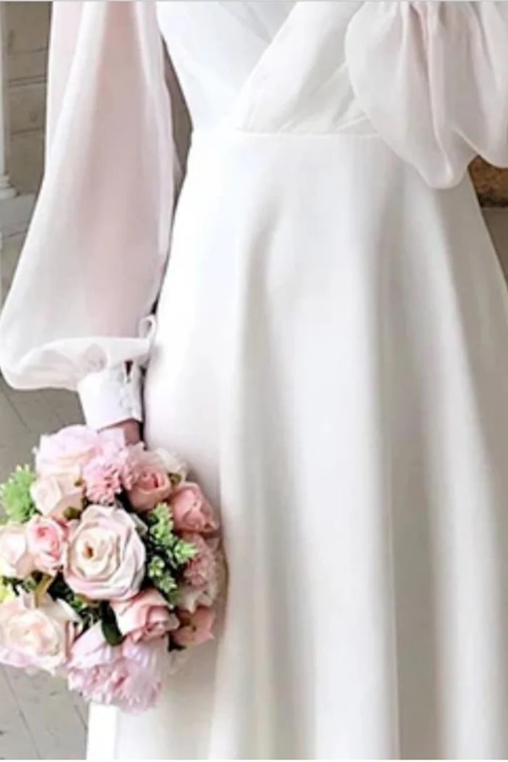 Marlowe | Women’s V-Neck Puff Dress