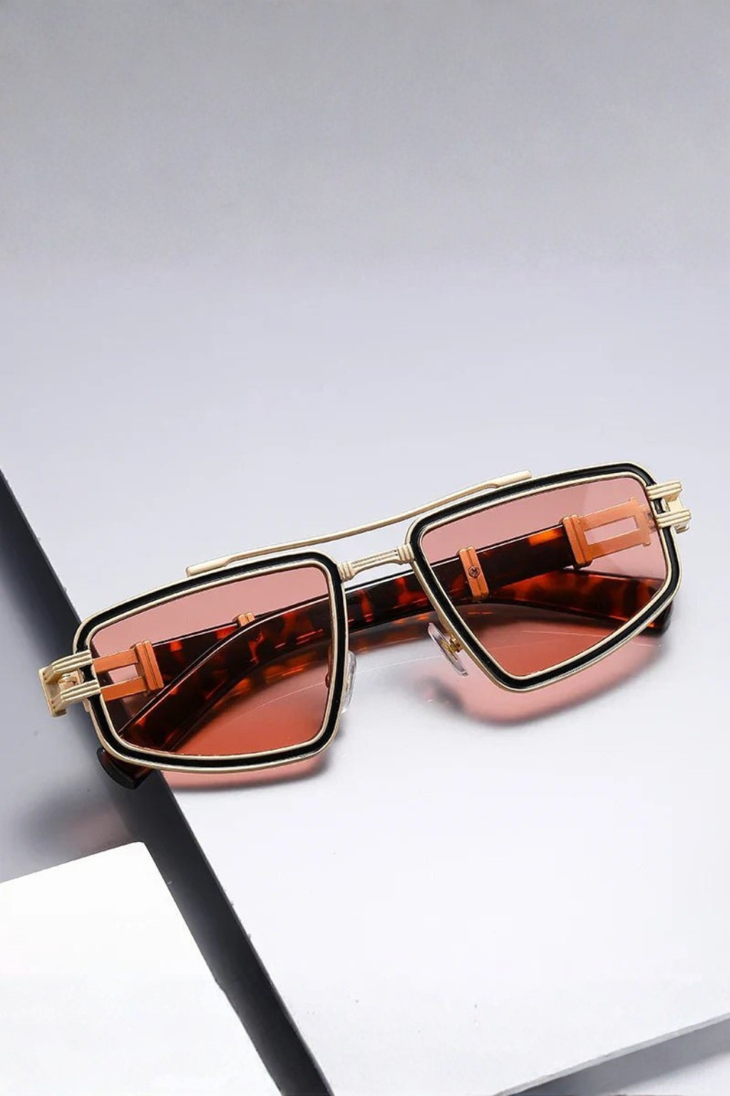 Cassiel | Men’s Retro Square Sunglasses