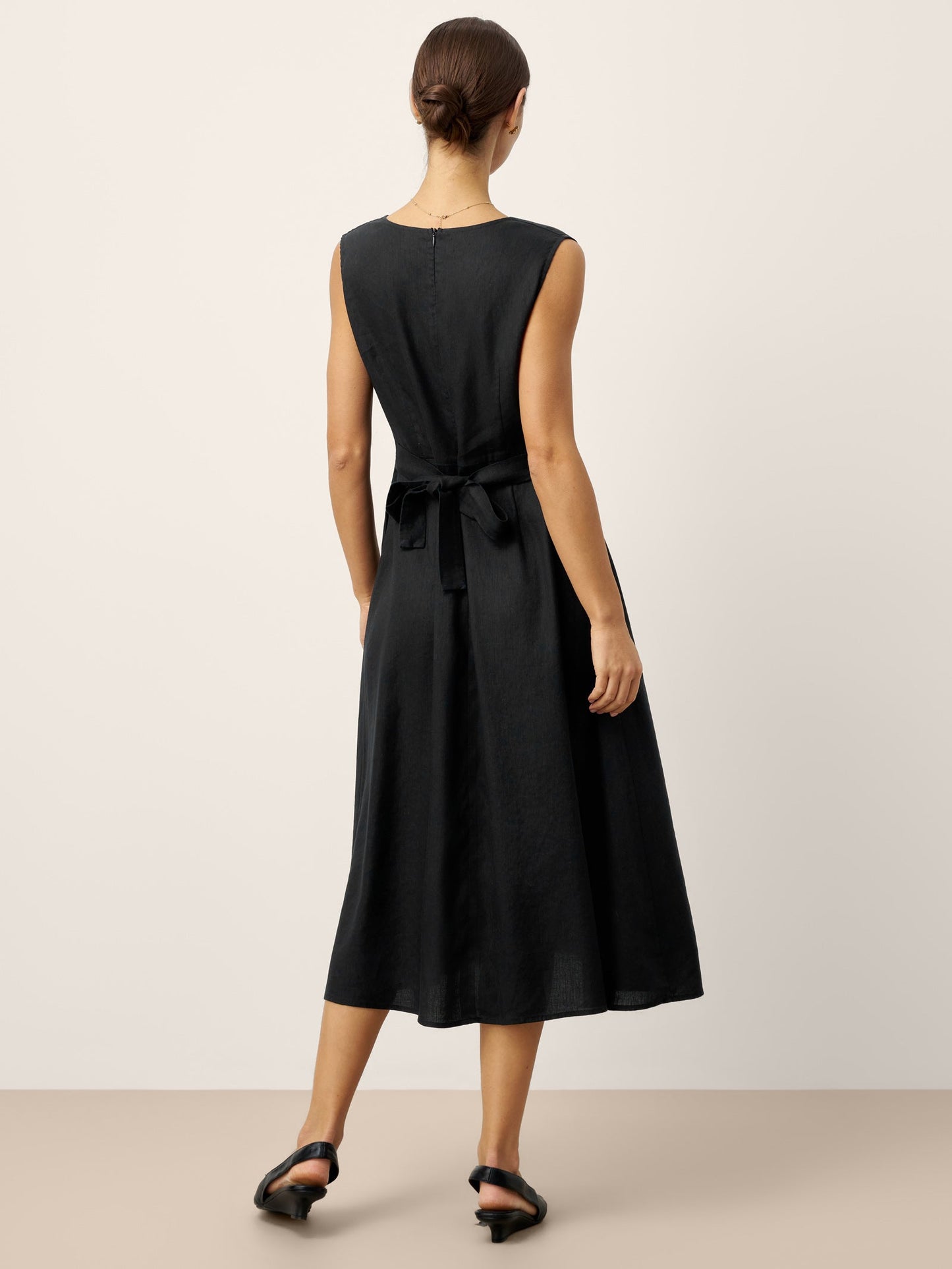 Kendall | Women’s Linen V-Neck Sleeveless Maxi Dress