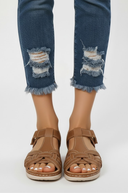 Wrenley | Women’s Retro Buckle Strap Sandals