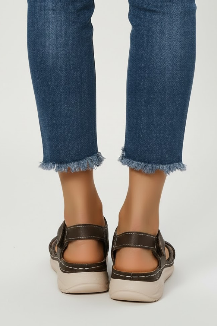 Wrenley | Women’s Retro Buckle Strap Sandals