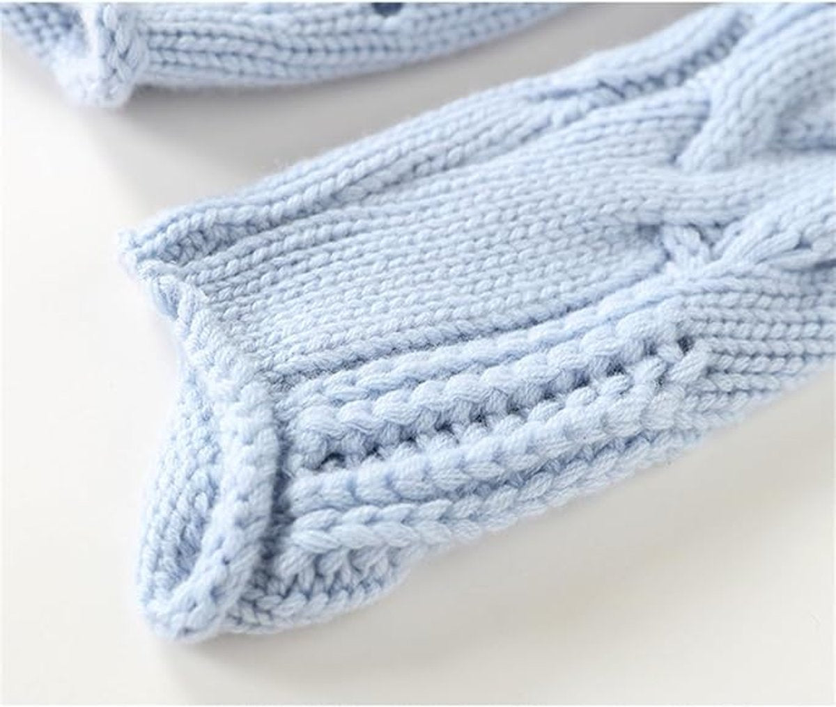 Aveline | Women’s Cable Turtleneck Sweater